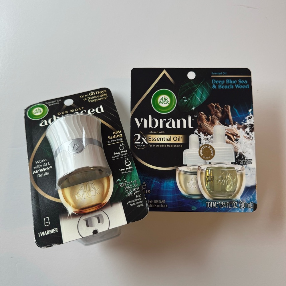 NWT Air Wick Plug-In Oil Air Freshener + Deep Blue Sea & Beach Wood Refill